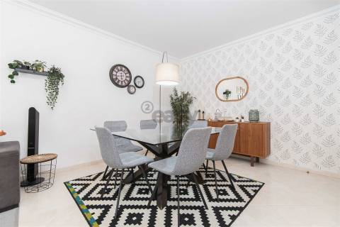 Apartamento T2 Venda em Mina de Água,Amadora