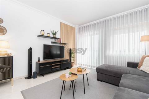 Apartamento T2 Venda em Mina de Água,Amadora