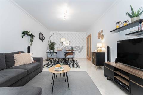 Apartamento T2 Venda em Mina de Água,Amadora