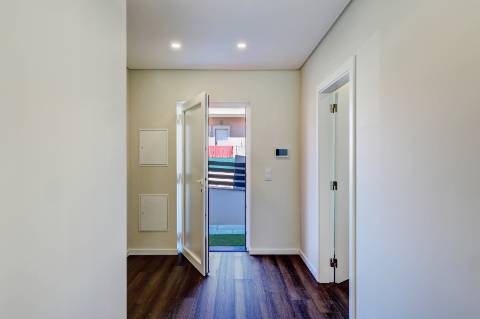 Moradia T4 com piscina em Odivelas