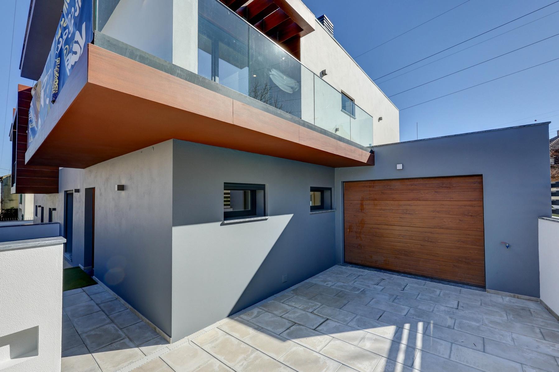 Moradia T4 com piscina em Odivelas