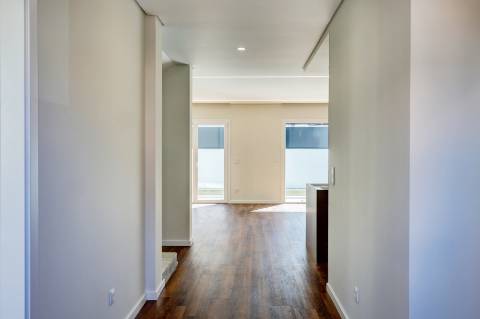 Moradia T4 com piscina em Odivelas