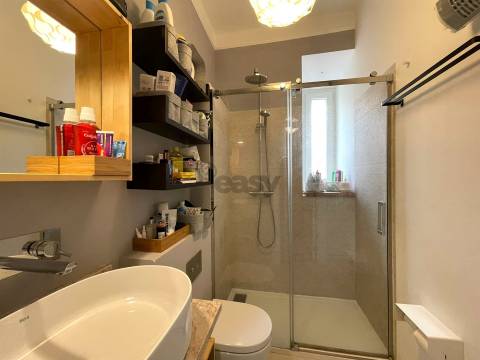 Oportunidade de Investimento: Apartamento Histórico com Alto Potencial para Arrendamento de Quartos