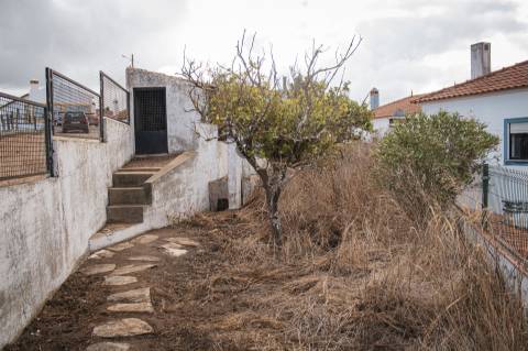 Moradia T4+1 com Garagem em Odemira