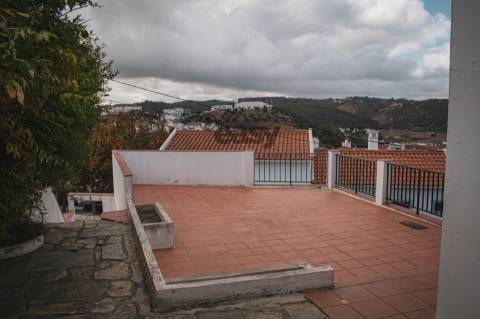 Moradia T4+1 com Garagem em Odemira