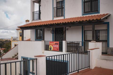 Moradia T4+1 com Garagem em Odemira