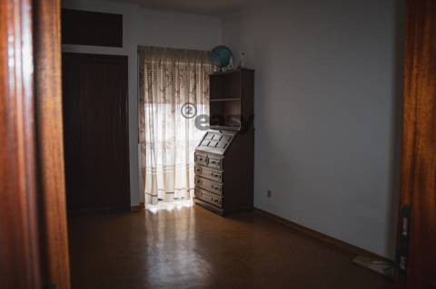 Moradia T4+1 com Garagem em Odemira