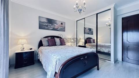 T1+1 Duplex, 2W/C´s, Remodelado com Varanda, Último Piso