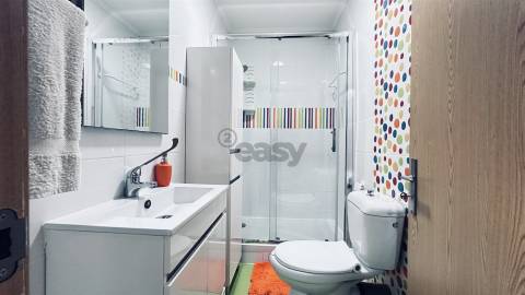 T1+1 Duplex, 2W/C´s, Remodelado com Varanda, Último Piso