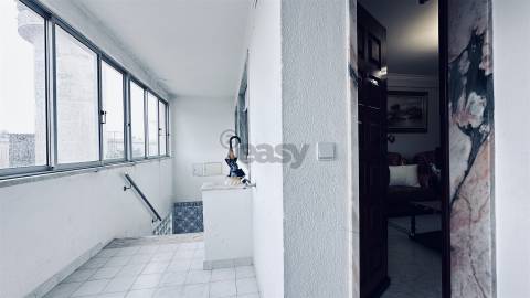T1+1 Duplex, 2W/C´s, Remodelado com Varanda, Último Piso