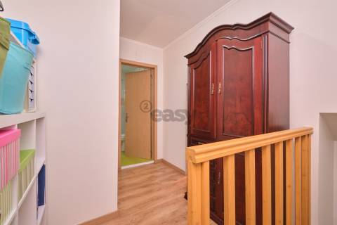 Apartamento T2 (T1+1) Duplex, 2 W/C´s, Remodelado com Varanda, Último Piso