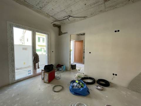 Moradia T4 com piscina em Odivelas