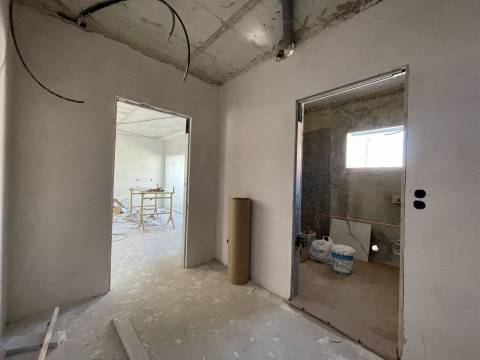 Moradia T4 com piscina em Odivelas