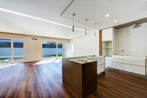 Moradia T4 com piscina em Odivelas