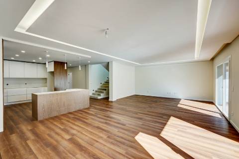 Moradia T4 com piscina em Odivelas