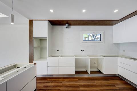 Moradia T4 com piscina em Odivelas