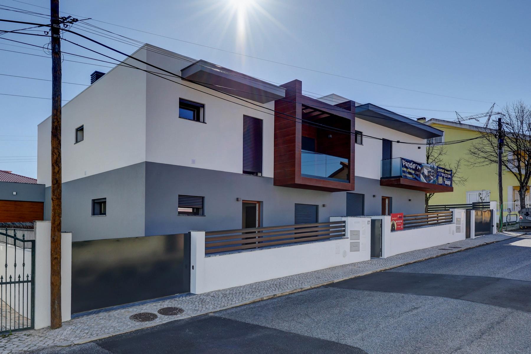 Moradia T4 com piscina em Odivelas