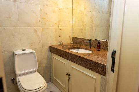 T2 com parqueamento na Rua Braancamp para arrendar