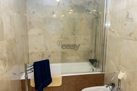 T2 com parqueamento na Rua Braancamp para arrendar