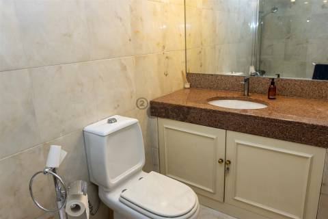 T2 com parqueamento na Rua Braancamp para arrendar