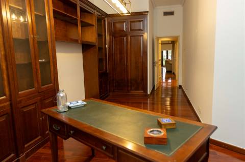 T2 com parqueamento na Rua Braancamp para arrendar