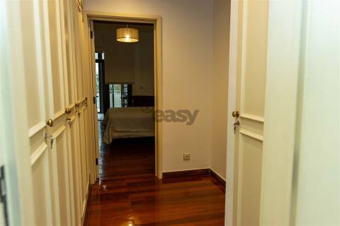 T2 com parqueamento na Rua Braancamp para arrendar