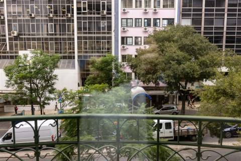 T2 com parqueamento na Rua Braancamp para arrendar