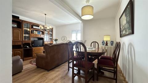 Moradia T2 com projeto de transformação em T3, centro histórico