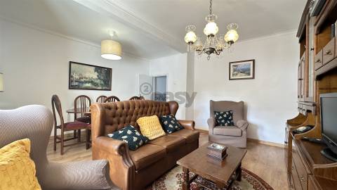 Moradia T2 com projeto de transformação em T3, centro histórico