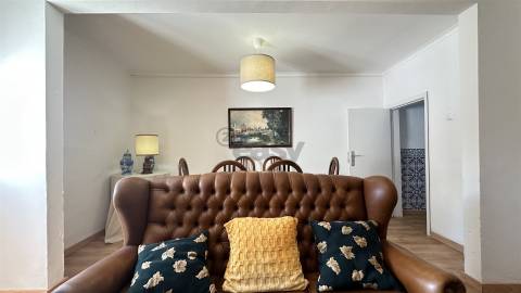 Moradia T2 com projeto de transformação em T3, centro histórico