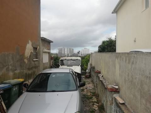 Moradia em Campolide para obras