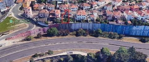 Moradia em Campolide para obras