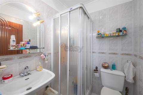 Apartamento T3 com 2 wc grande arrecadação e garagem Box (fração autónoma)