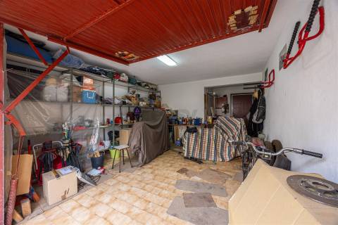 Apartamento T3 com 2 wc grande arrecadação e garagem Box (fração autónoma)
