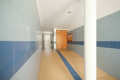 T4 + 1 c/ Varanda, Terraço, Sótão c/ WC + 3 Lugares estacionam/