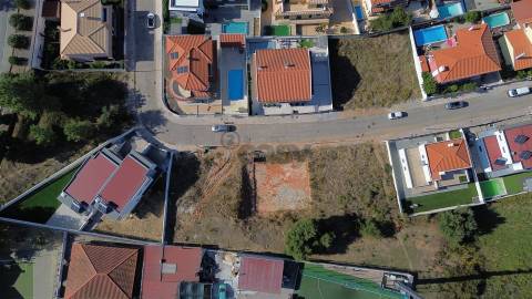 Lote de Terreno Urbano com 429m2  – Quinta da Serralheira, Setúbal