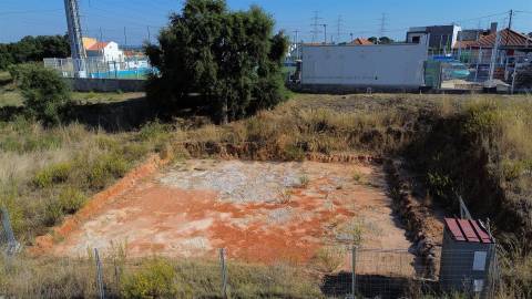 Lote de Terreno Urbano com 429m2  – Quinta da Serralheira, Setúbal