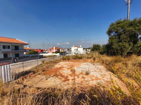 Lote de Terreno Urbano com 429m2  – Quinta da Serralheira, Setúbal