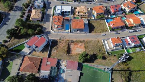 Lote de Terreno Urbano com 429m2  – Quinta da Serralheira, Setúbal