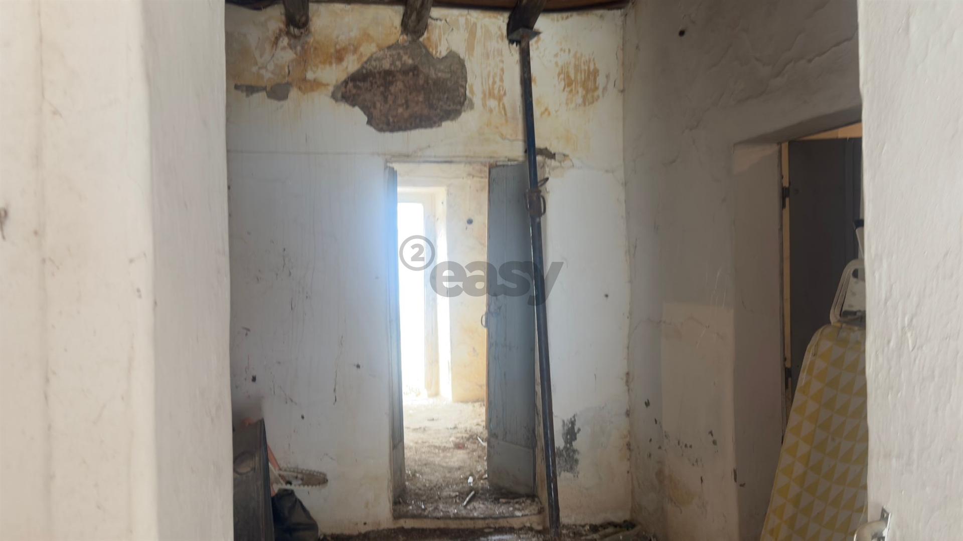 Moradia T2 para remodelar com Quintal, São Marcos da Ataboeira, Castro Verde