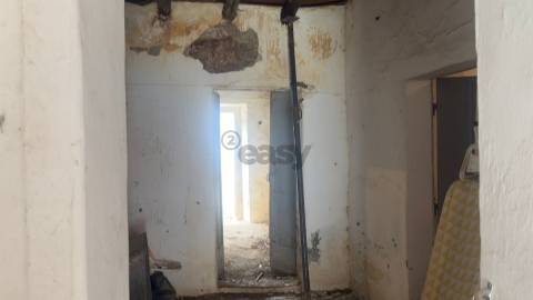 Moradia T2 para remodelar com Quintal, São Marcos da Ataboeira, Castro Verde