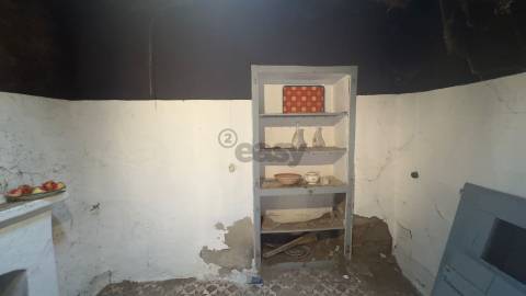 Moradia T2 para remodelar com Quintal, São Marcos da Ataboeira, Castro Verde