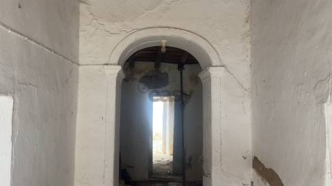 Moradia T2 para remodelar com Quintal, São Marcos da Ataboeira, Castro Verde