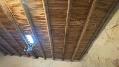 Moradia T2 para remodelar com Quintal, São Marcos da Ataboeira, Castro Verde