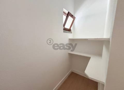 T2 remodelado centro de Sesimbra