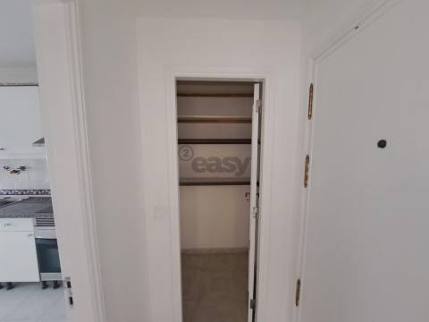 Apartamento T4 Duplex - Avenida de Fitares