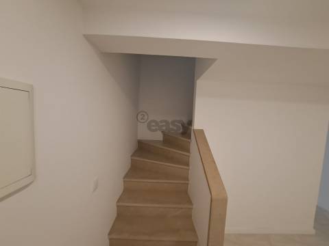 Apartamento T4 Duplex - Avenida de Fitares
