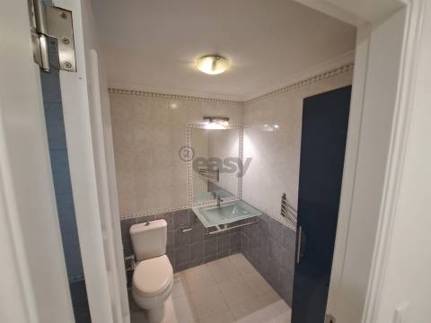 Apartamento T4 Duplex - Avenida de Fitares