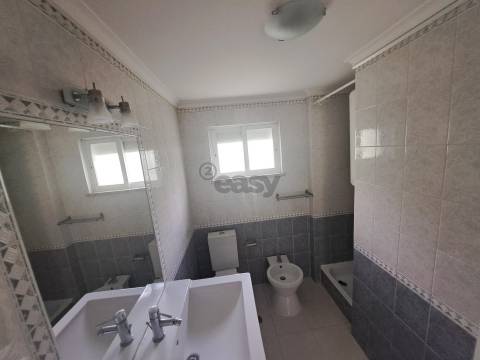 Apartamento T4 Duplex - Avenida de Fitares