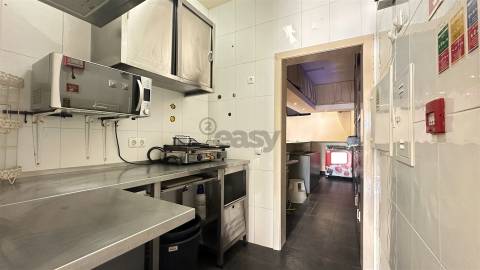 Espaço comercial, equipado, pronto a funcionar, Vila Viçosa